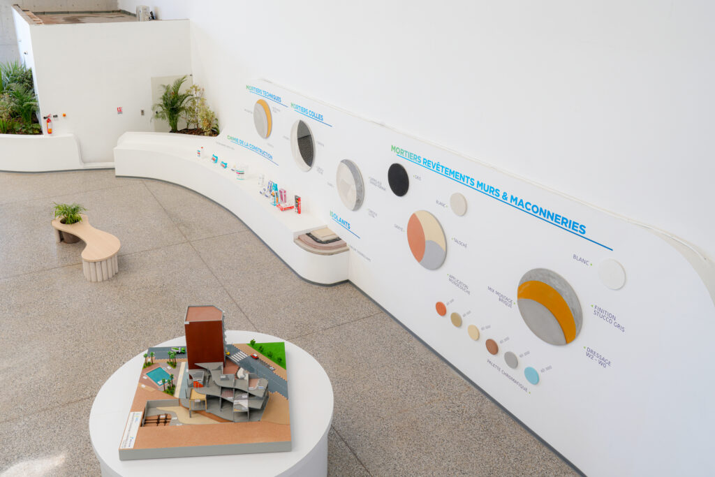 Design architectural moderne avec lumière naturelle au Sustainable Construction Lab